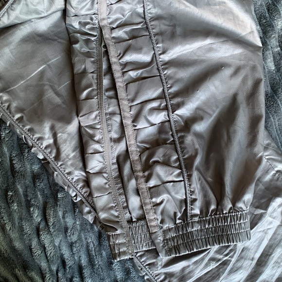 Adidas x Stella McCartney Warm Up Pants in Sliver. Size 12. - Picture 4 of 7